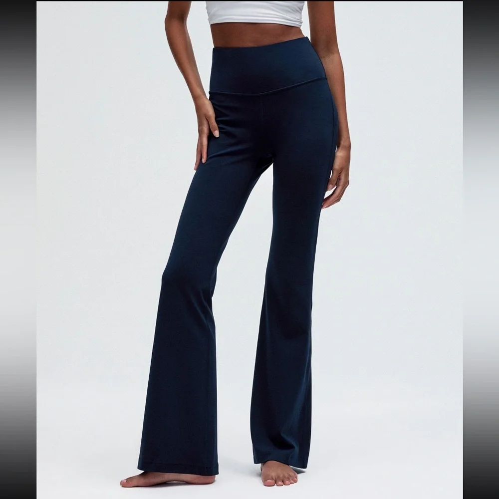 Lululemon Groove Nulu Super High Rise Pant in True Navy - Picture 1 of 5